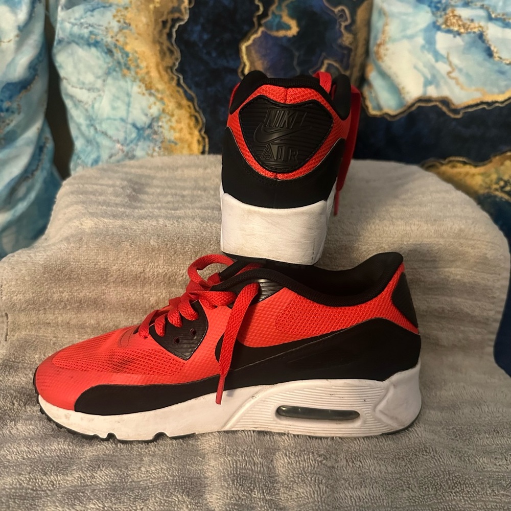 Nike Kids Black and Red Sneakers